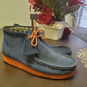 Clark's Wallabees Doom Navy and Orange